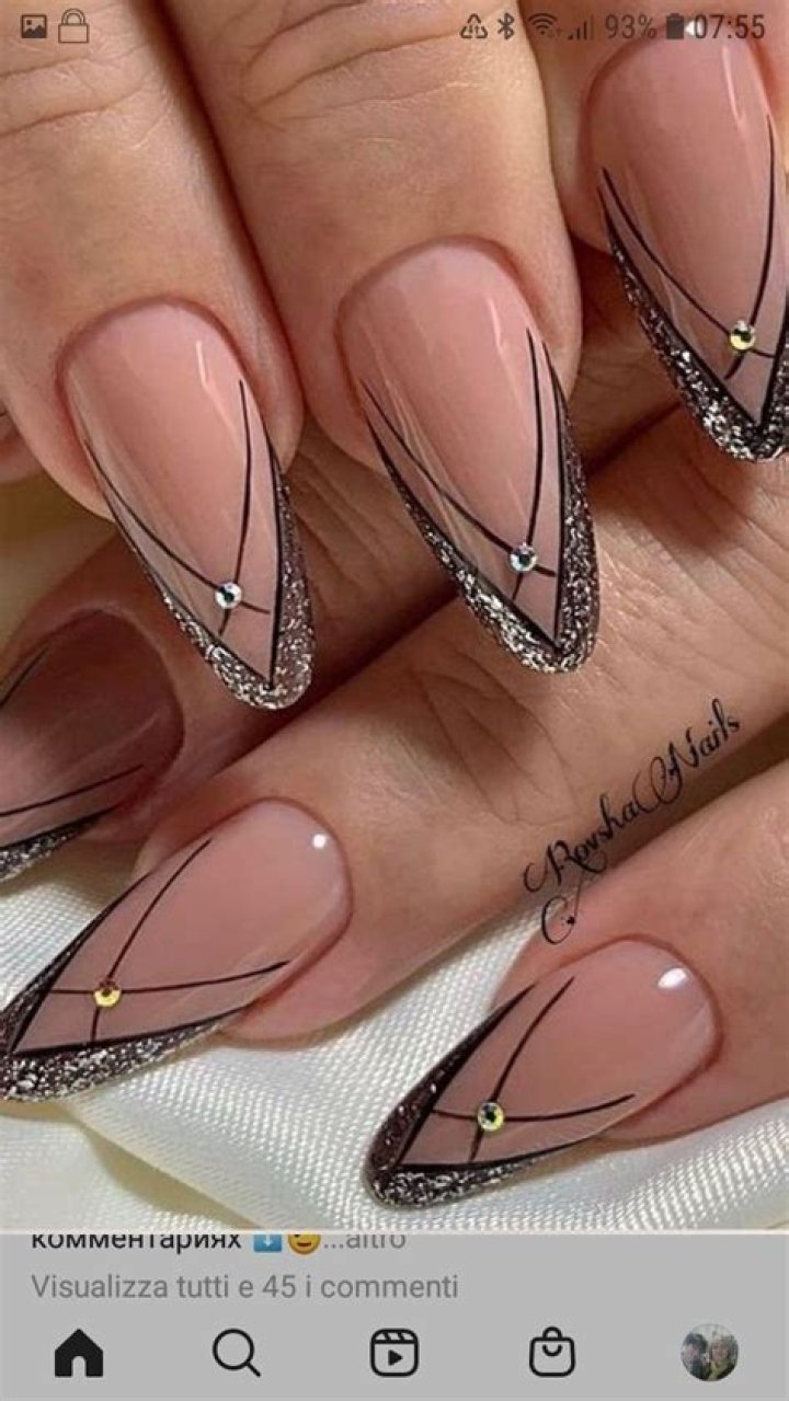 Best Vida Nails: Stylish Designs &amp; Tips