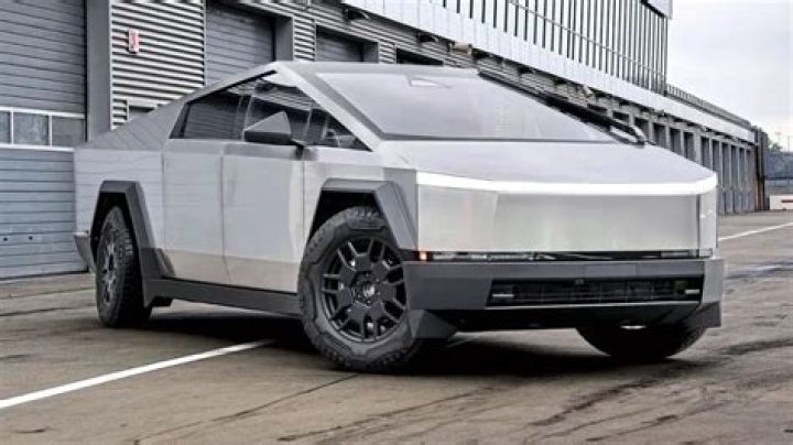 Exploring the White Cybertruck: The Future of Electric Vehicles