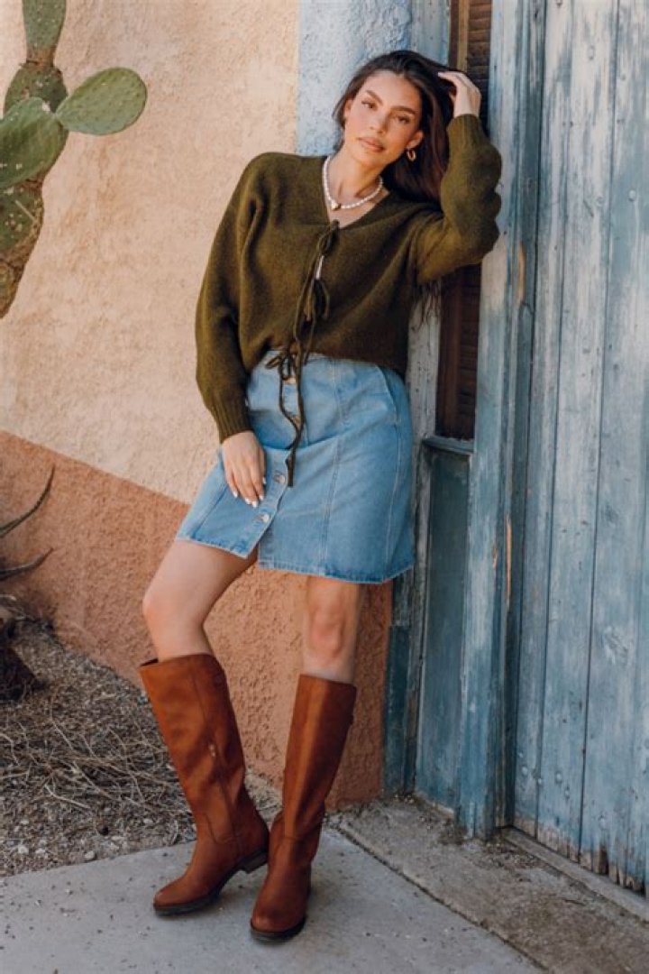 How Tall is Kellie Martin? Discovering the Height of the Beloved Actress