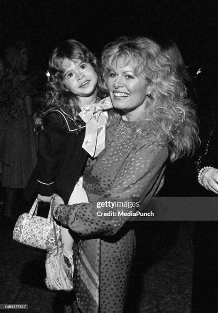 Meet Sally Struthers: An Icon's Impact and 2024 Aspirations