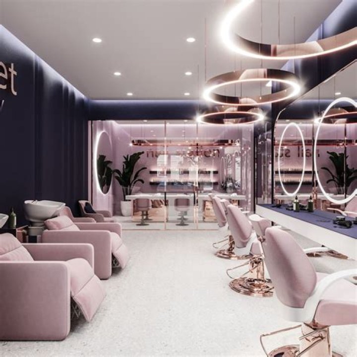 Top-Rated Salon 9: Expert Hair & Beauty Services